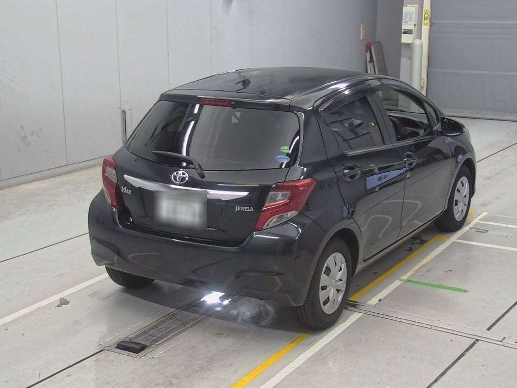 2014 Toyota Vitz NSP130[1]