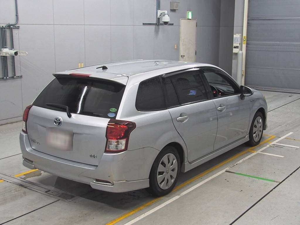 2013 Toyota Corolla Fielder NKE165G[1]