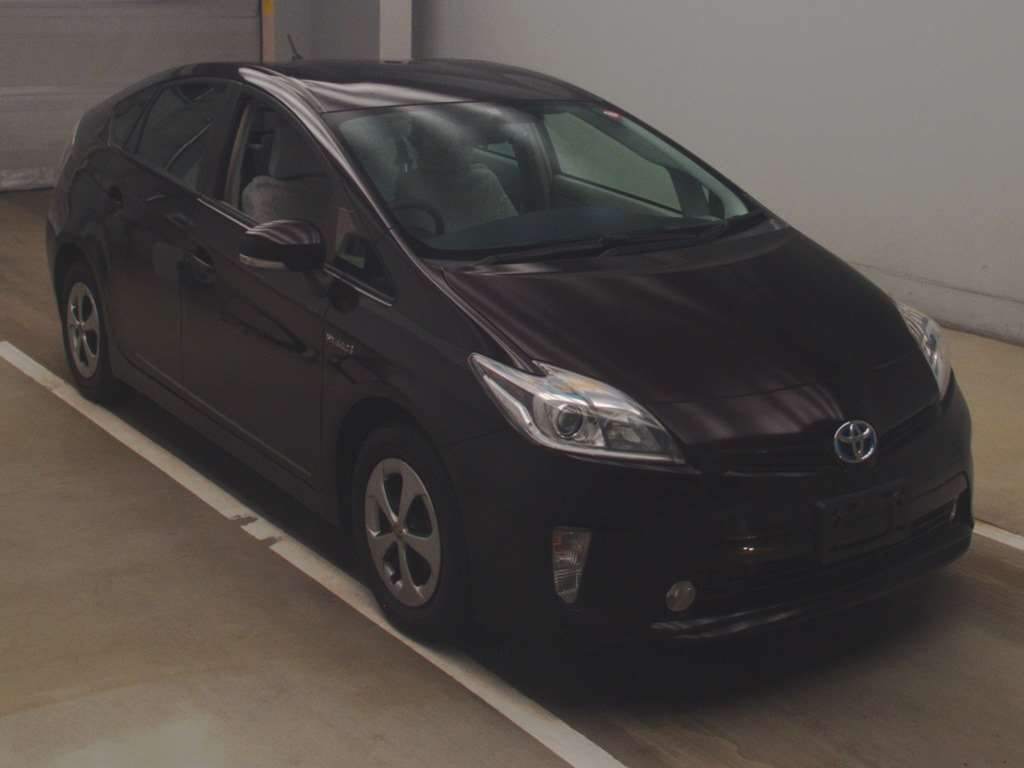 2013 Toyota Prius ZVW30[2]