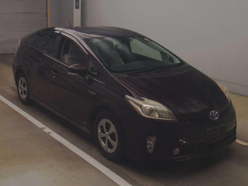 2013 Toyota Prius ZVW30[2]