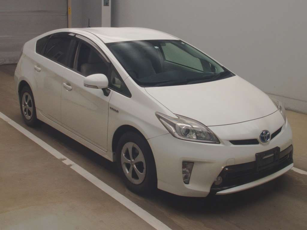 2012 Toyota Prius ZVW30[2]