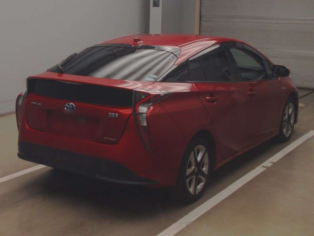 2016 Toyota Prius ZVW55[1]