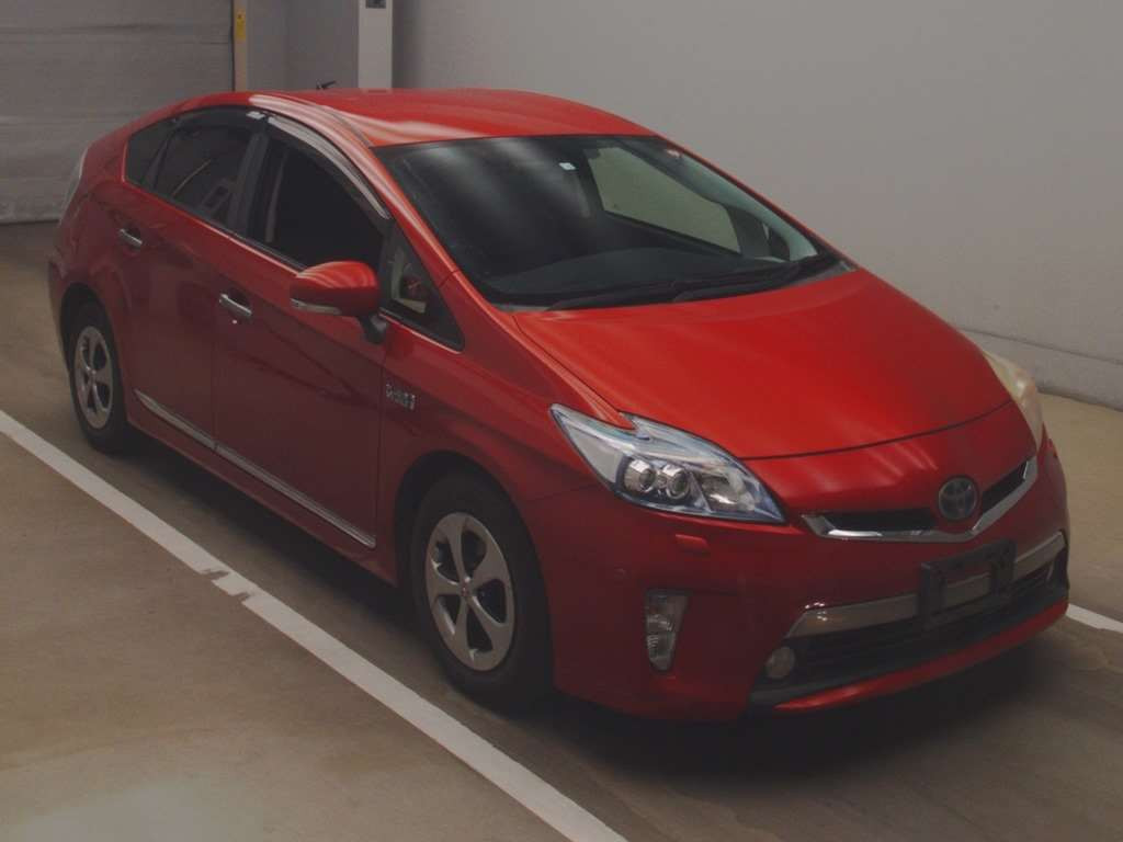 2012 Toyota Prius PHV ZVW35[2]