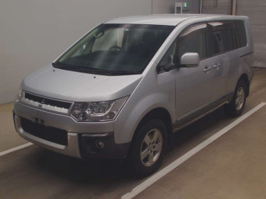 2009 Mitsubishi Delica D5