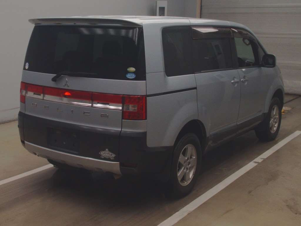 2009 Mitsubishi Delica D5 CV5W[1]