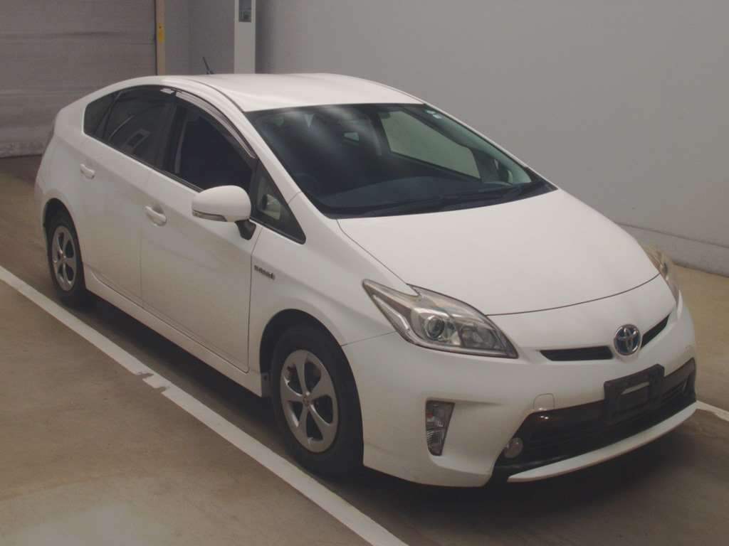 2014 Toyota Prius ZVW30[2]