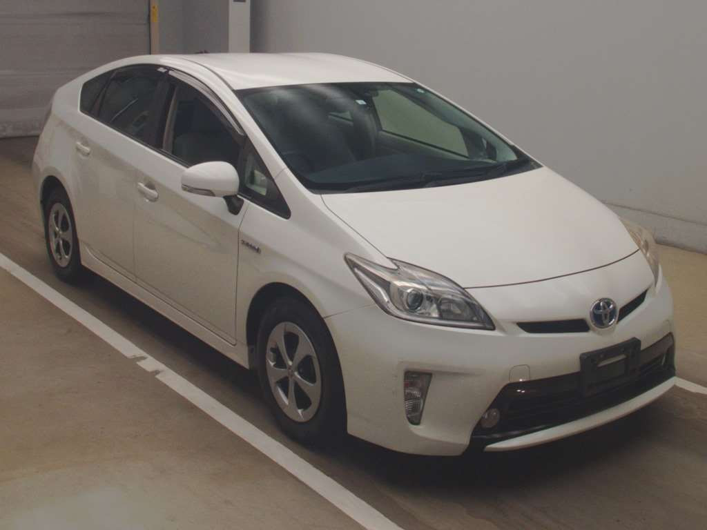 2014 Toyota Prius ZVW30[2]