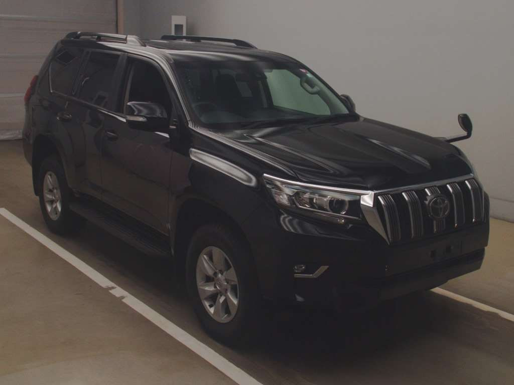 2022 Toyota Land Cruiser Prado GDJ150W[2]