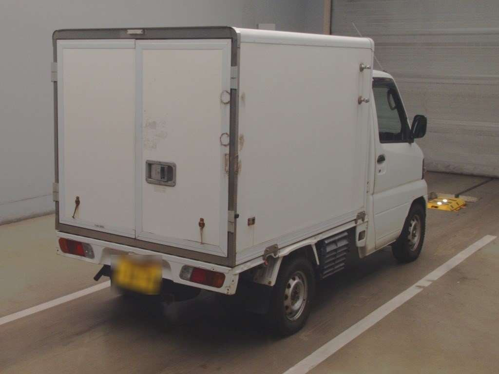 2010 Nissan Clipper Truck U71T[1]