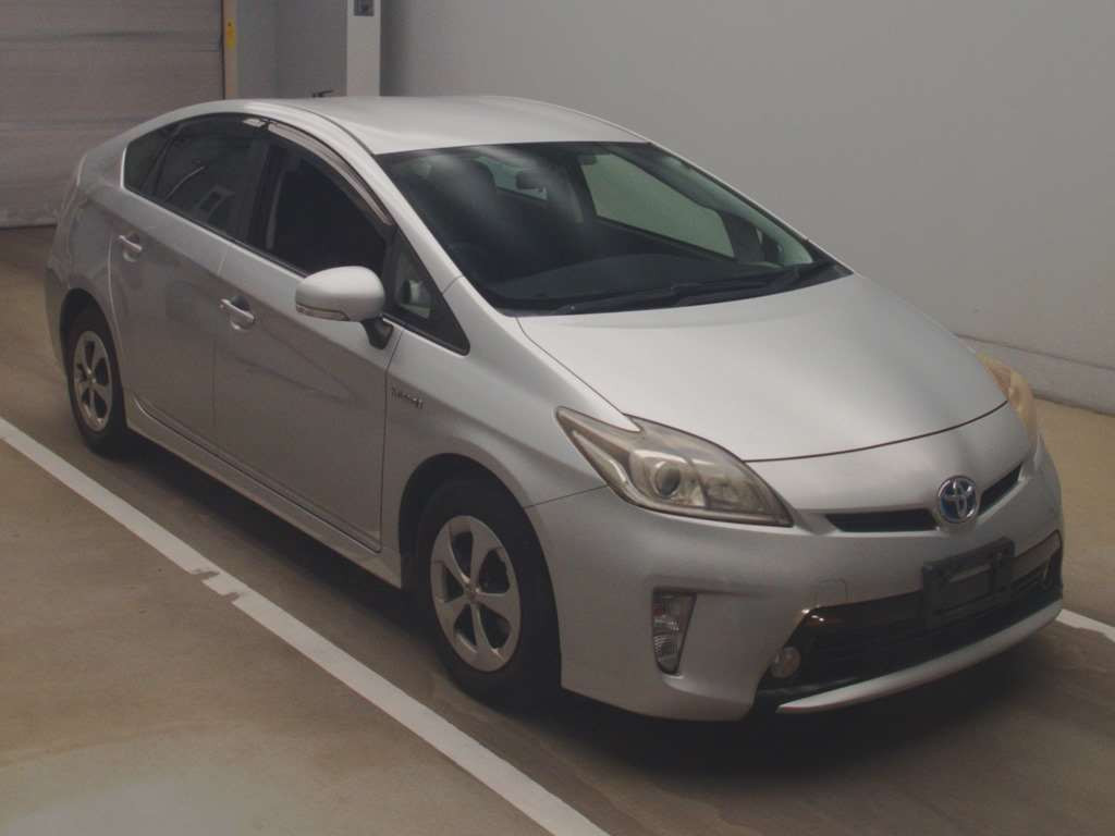 2012 Toyota Prius ZVW30[2]