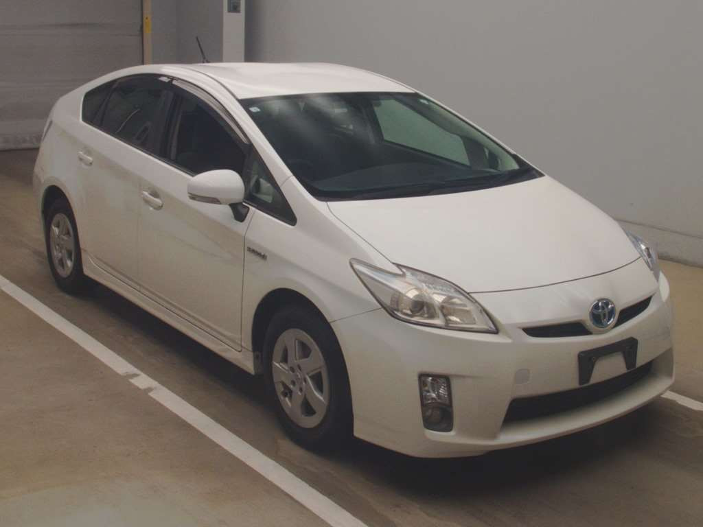 2010 Toyota Prius ZVW30[2]