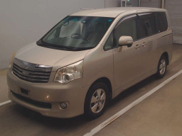 2011 Toyota Noah