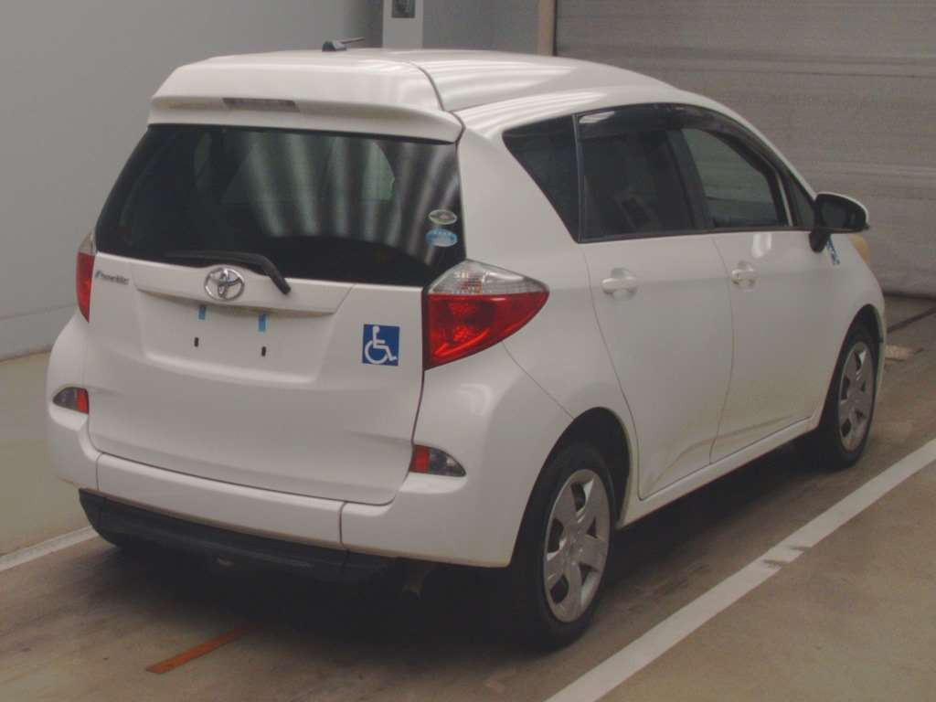 2011 Toyota Ractis NSP122[1]