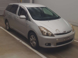 2004 Toyota Wish