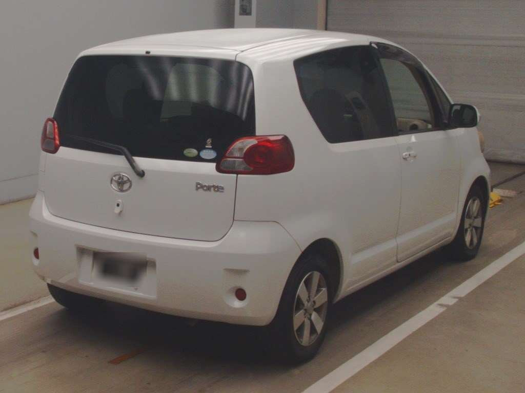 2011 Toyota Porte NNP11[1]