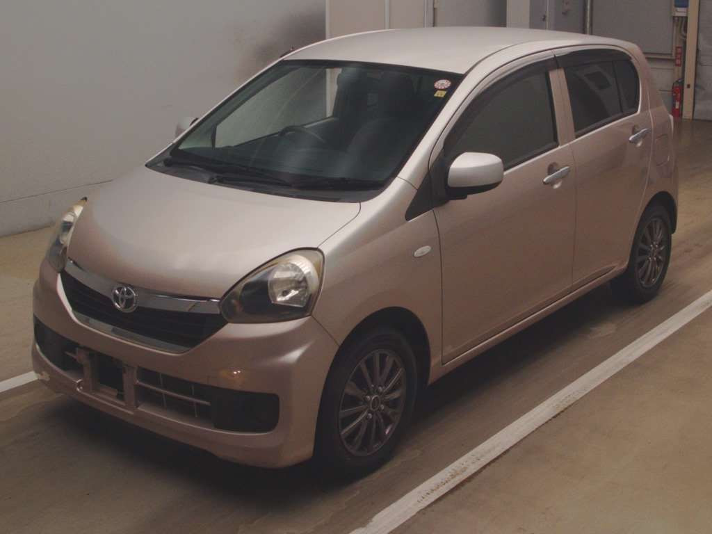 2013 Toyota Pixis Epoch LA300A[0]