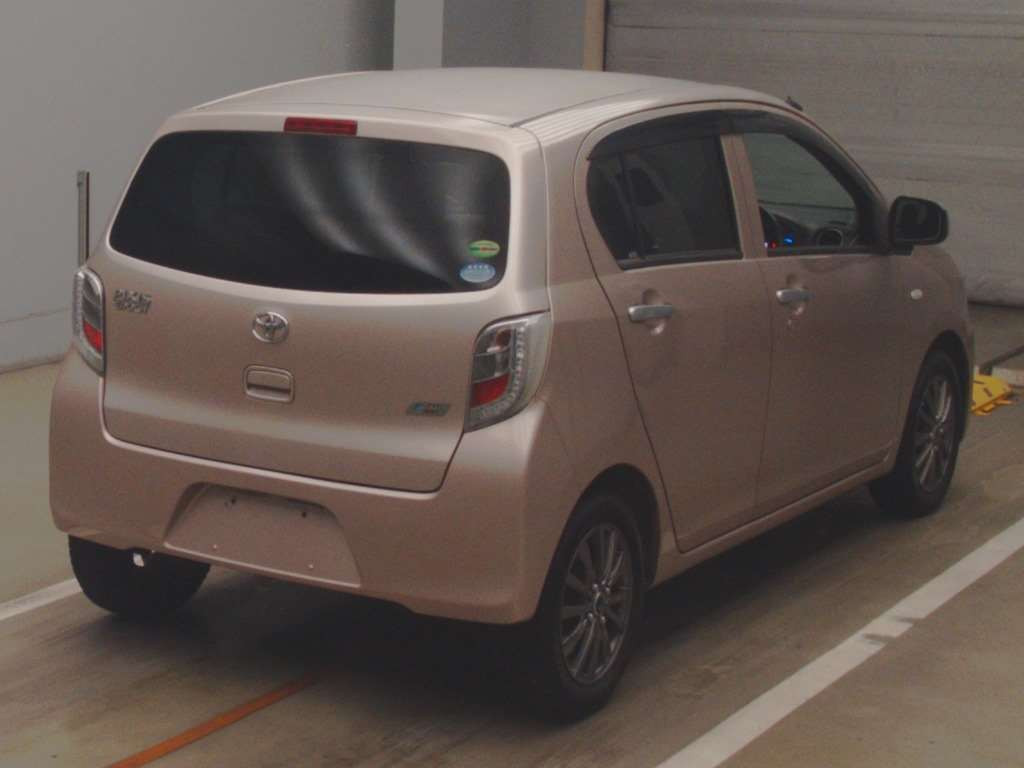 2013 Toyota Pixis Epoch LA300A[1]