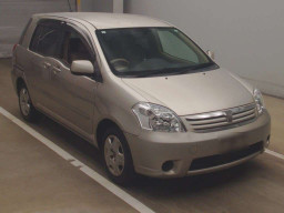 2005 Toyota Raum