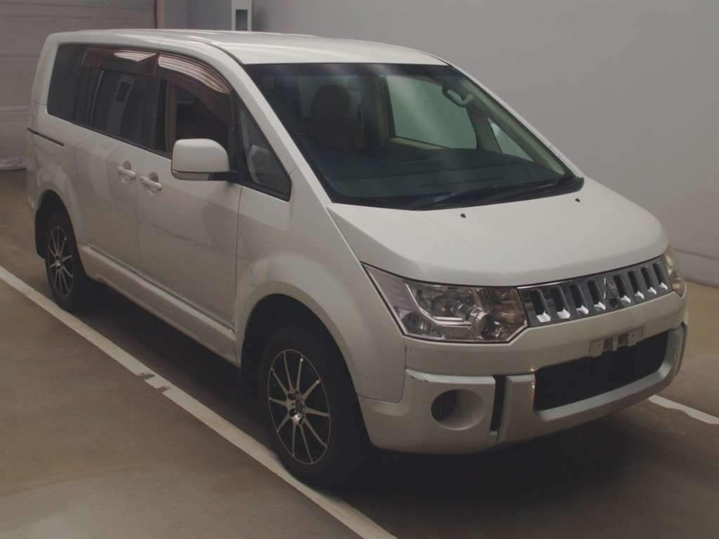 2007 Mitsubishi Delica D5 CV5W[2]