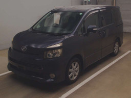 2007 Toyota Voxy