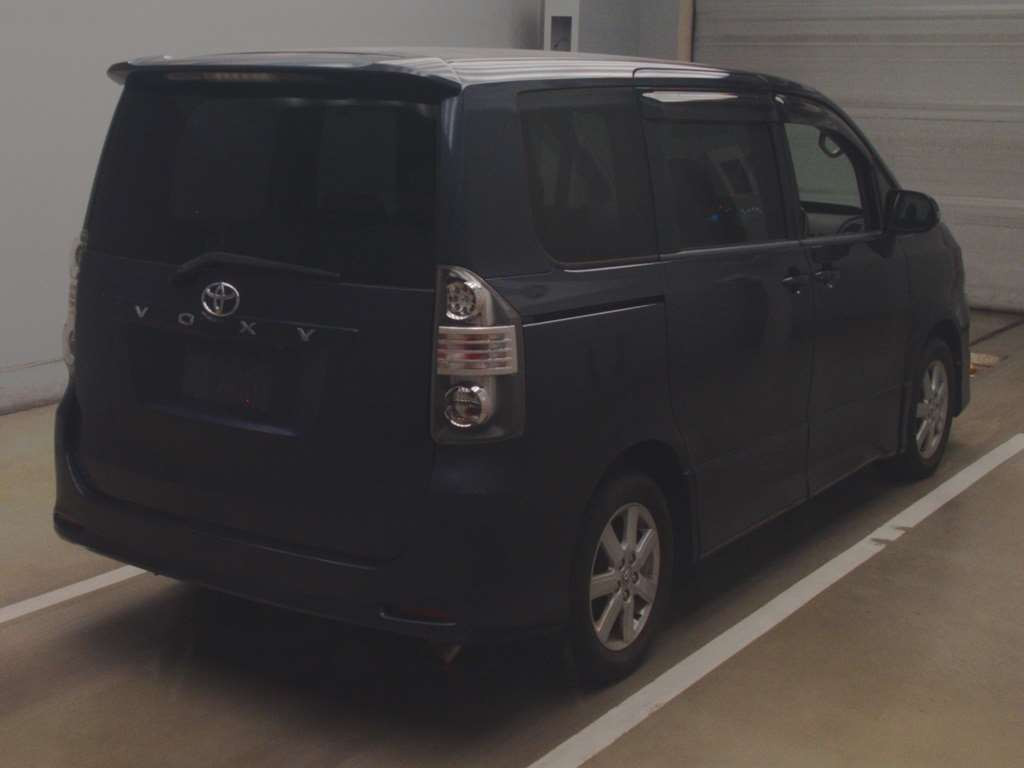 2007 Toyota Voxy ZRR70W[1]