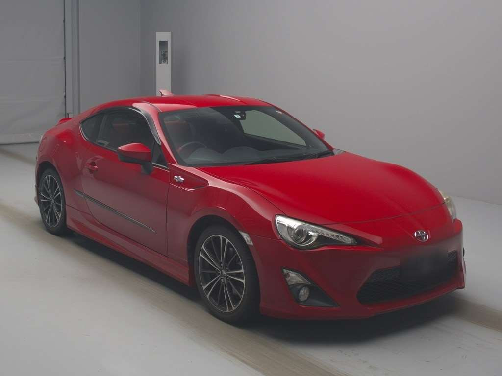 2013 Toyota 86 ZN6[2]