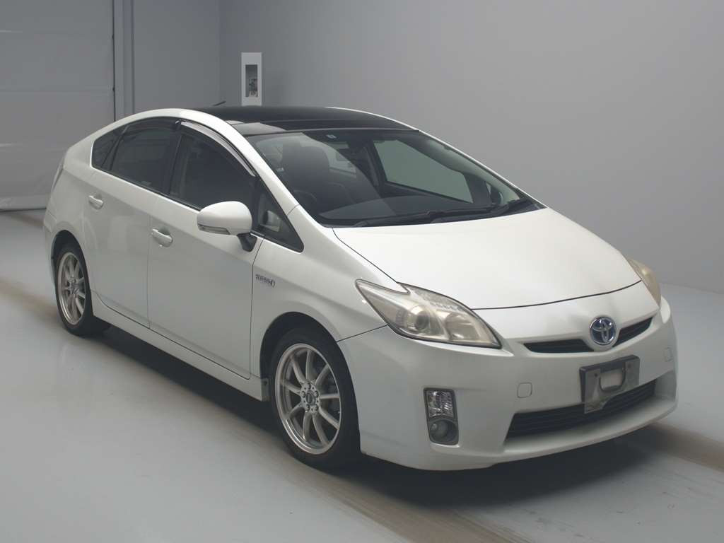 2010 Toyota Prius ZVW30[2]