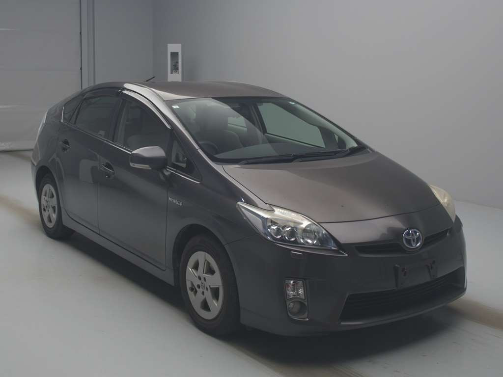 2011 Toyota Prius ZVW30[2]