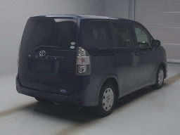 2010 Toyota Voxy