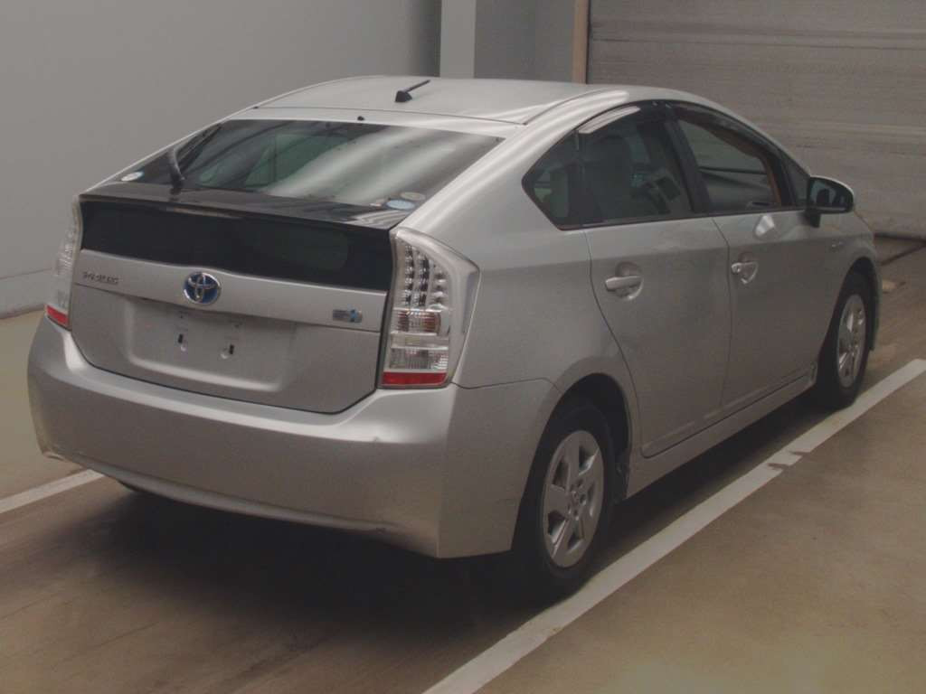 2010 Toyota Prius ZVW30[1]