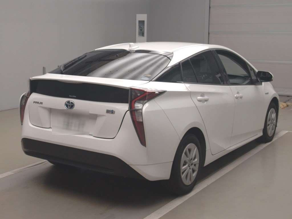 2018 Toyota Prius ZVW50[1]