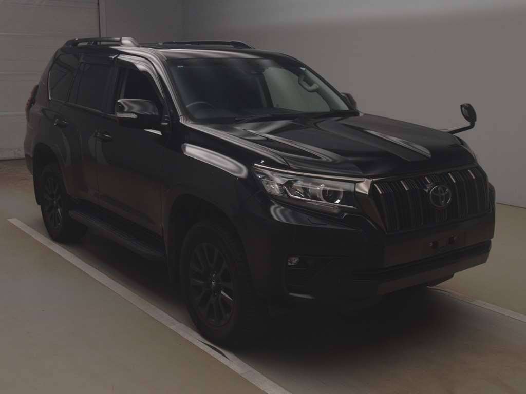 2021 Toyota Land Cruiser Prado TRJ150W[2]