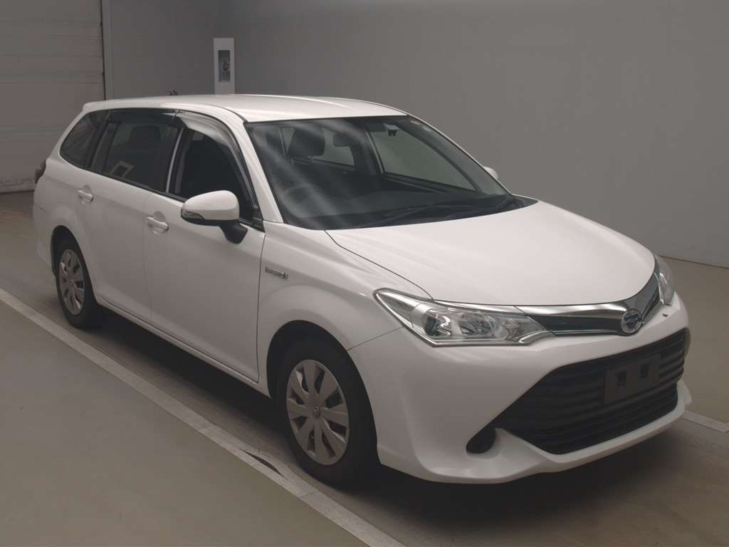 2017 Toyota Corolla Fielder NKE165G[2]