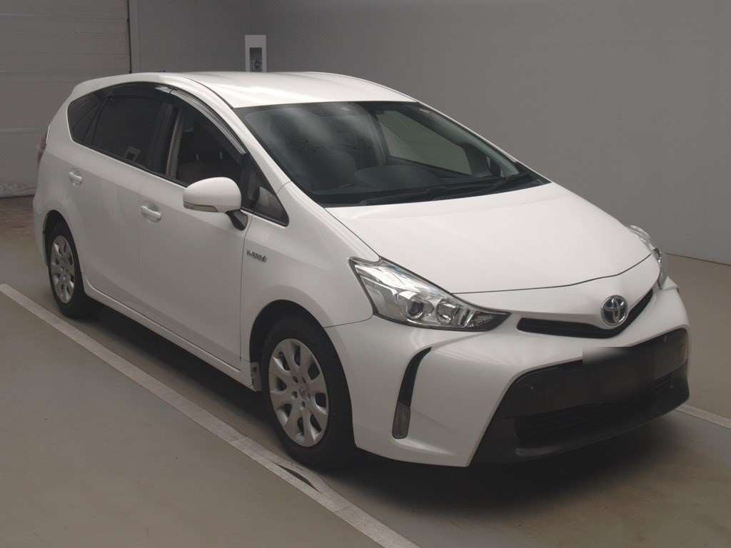 2017 Toyota Prius alpha ZVW41W[2]