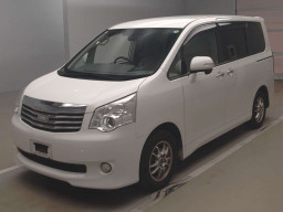 2011 Toyota Noah