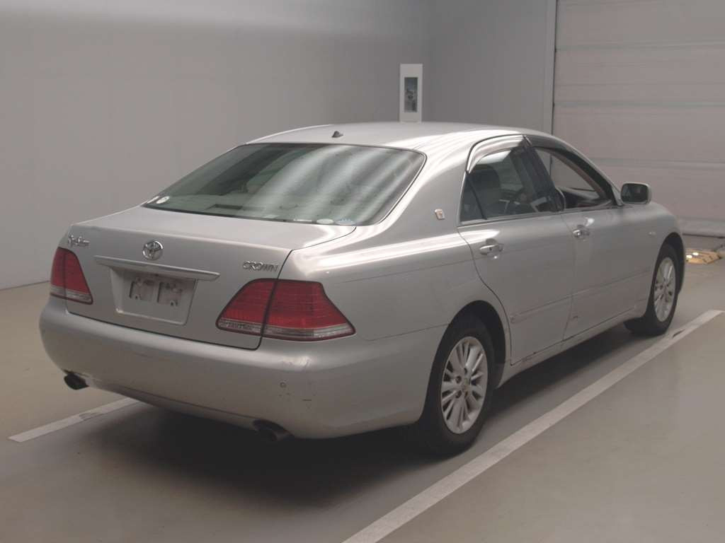 2004 Toyota Crown GRS180[1]