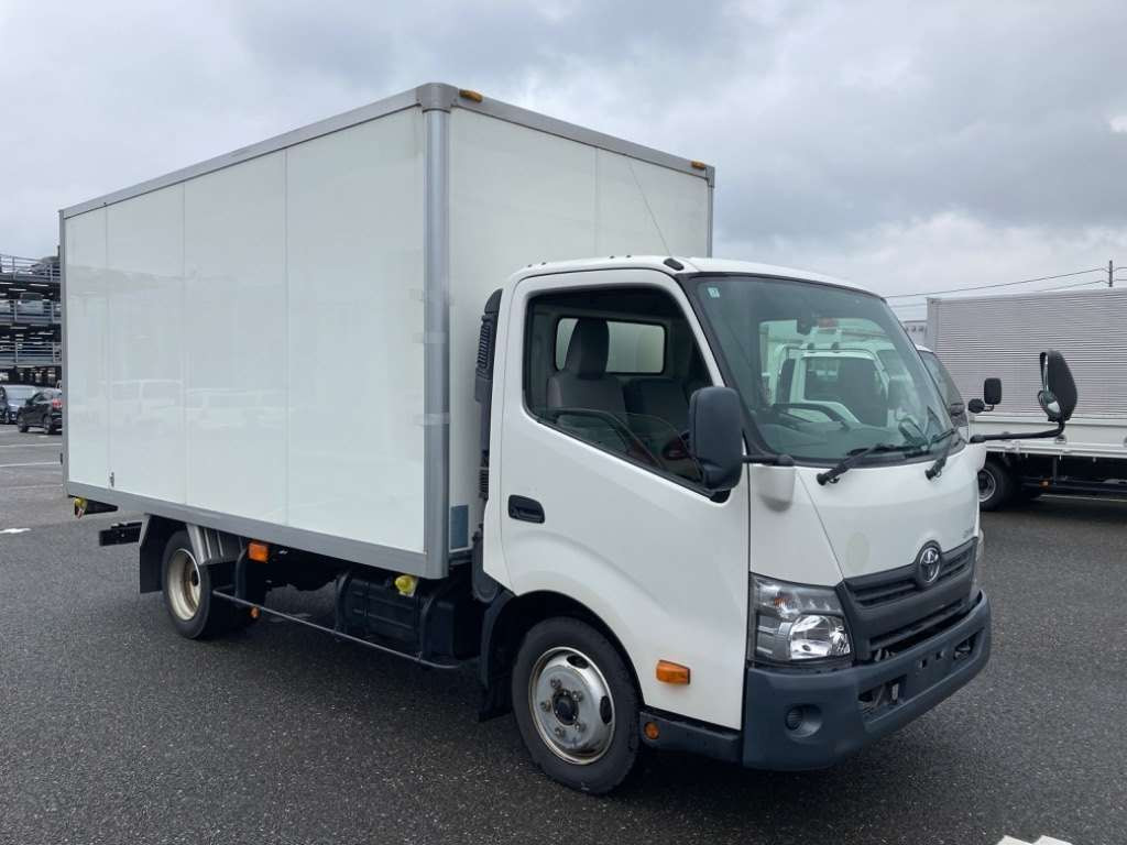 2015 Toyota Dyna Truck XZU710[2]