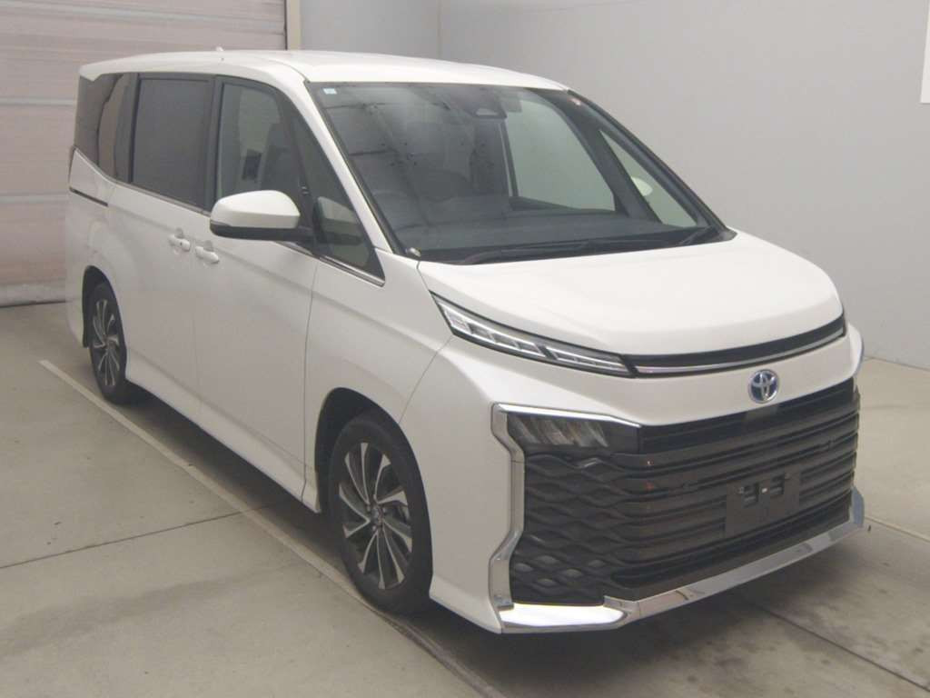 2023 Toyota Voxy ZWR90W[2]