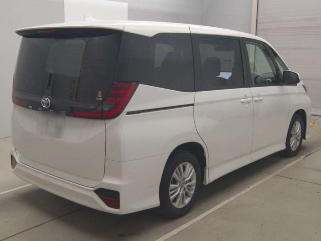 2022 Toyota Noah MZRA90W[1]