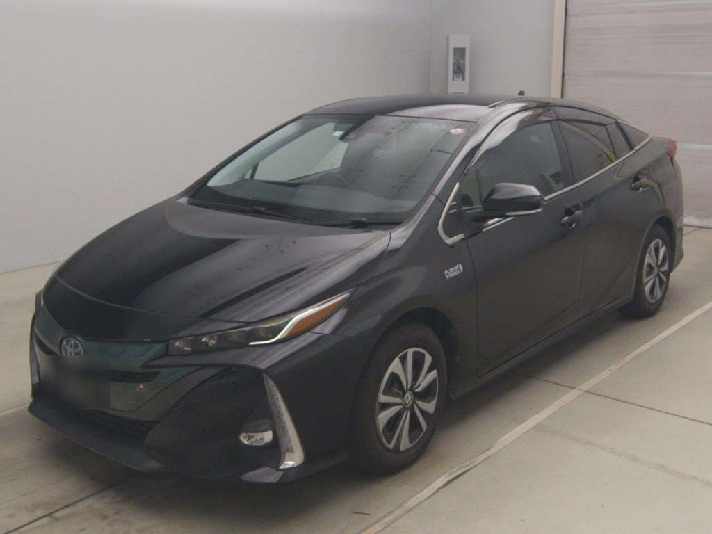 2017 Toyota Prius PHV ZVW52[0]