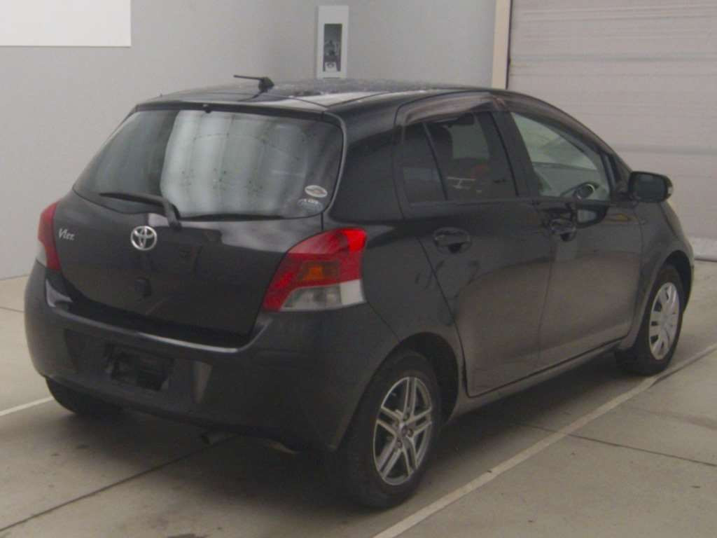 2009 Toyota Vitz SCP90[1]