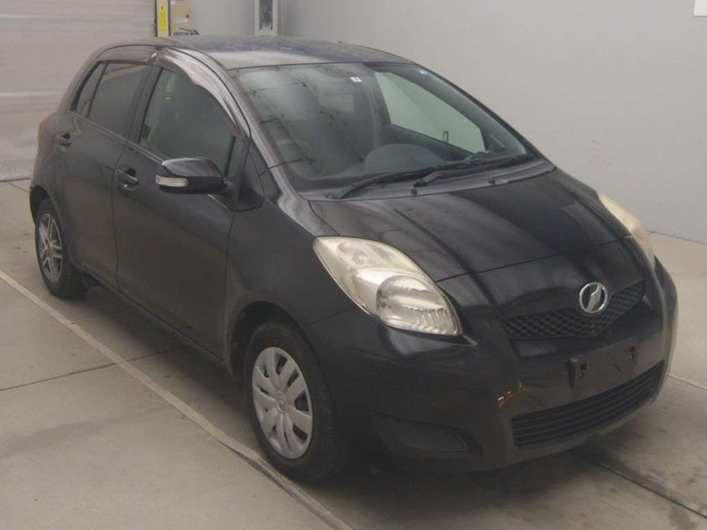 2009 Toyota Vitz SCP90[2]