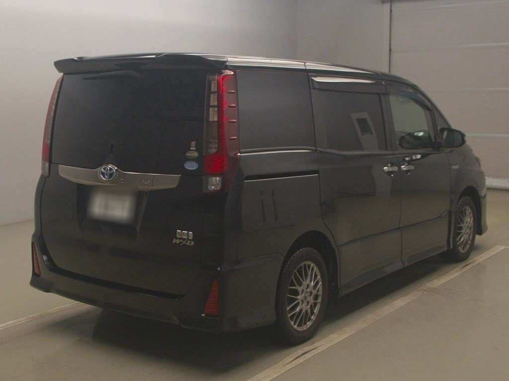 2017 Toyota Noah ZWR80W[1]