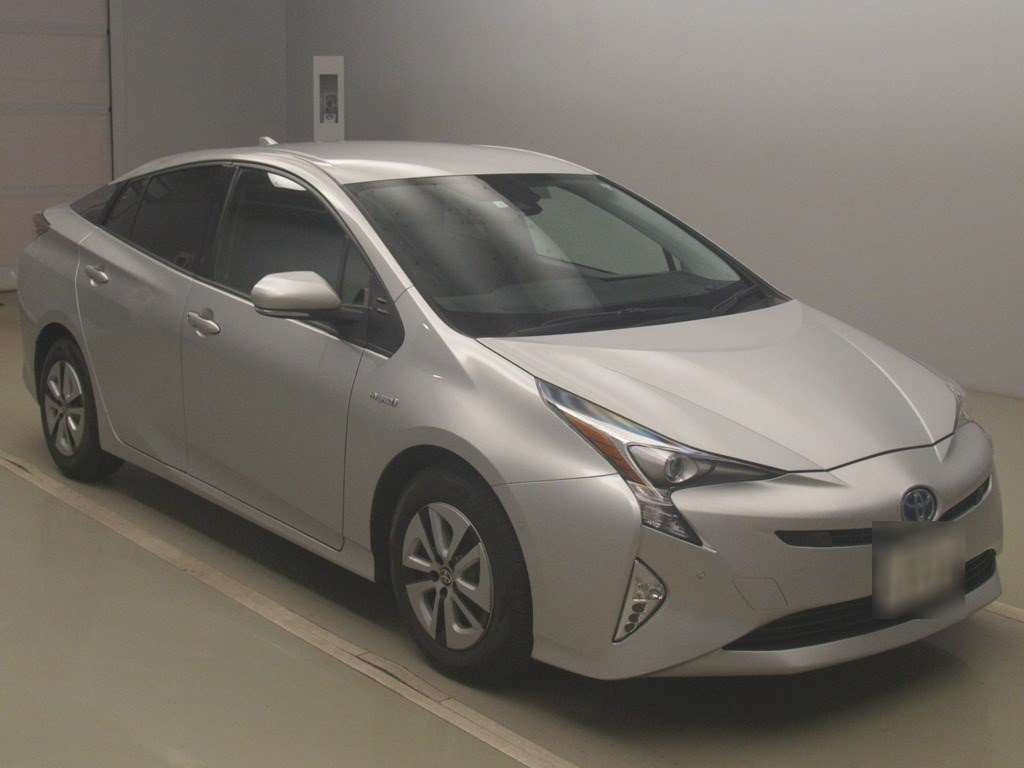 2018 Toyota Prius ZVW51[2]