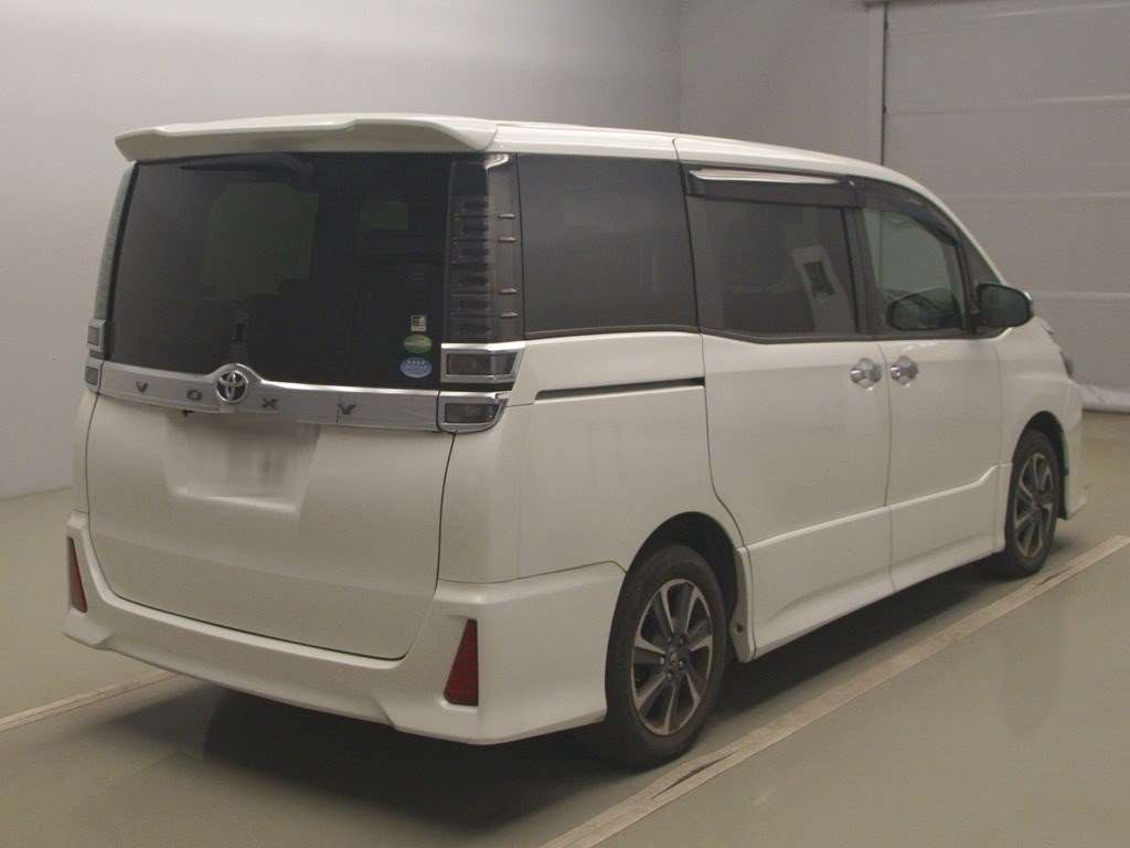 2018 Toyota Voxy ZRR80W[1]