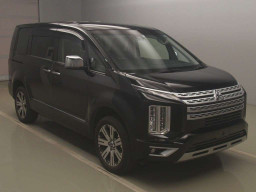 2020 Mitsubishi Delica D5