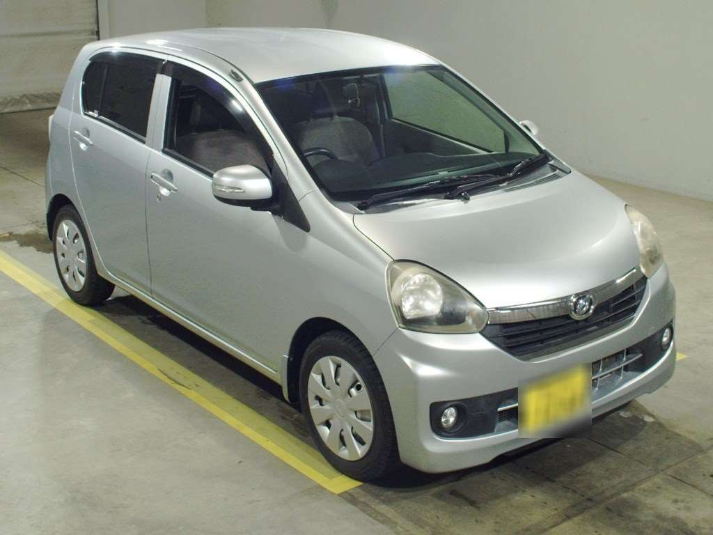 2013 Daihatsu Mira es LA300S[2]