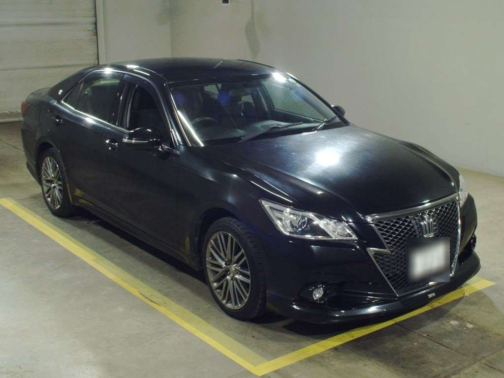 2013 Toyota Crown GRS211[2]