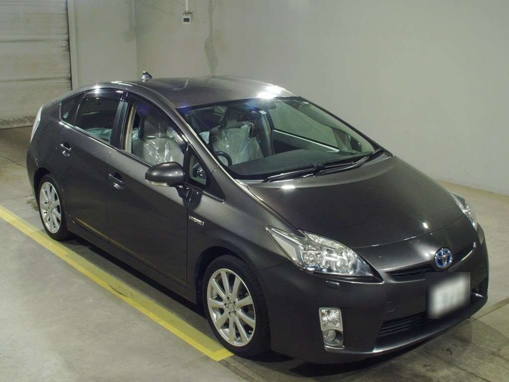 2011 Toyota Prius ZVW30[2]