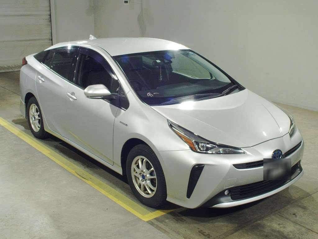 2019 Toyota Prius ZVW55[2]